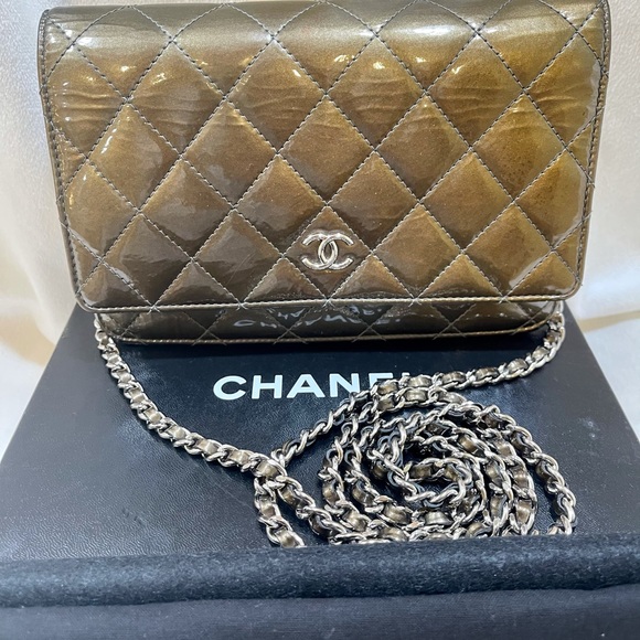 ❌SOLD❌💯Authentic Chanel Wallet on Chain WOC Green - Picture 2 of 15